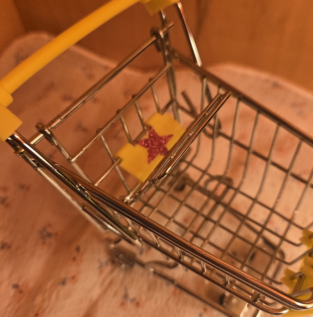 Vintage-Style Mini Barbie Shopping Cart - Picture 2 of 5